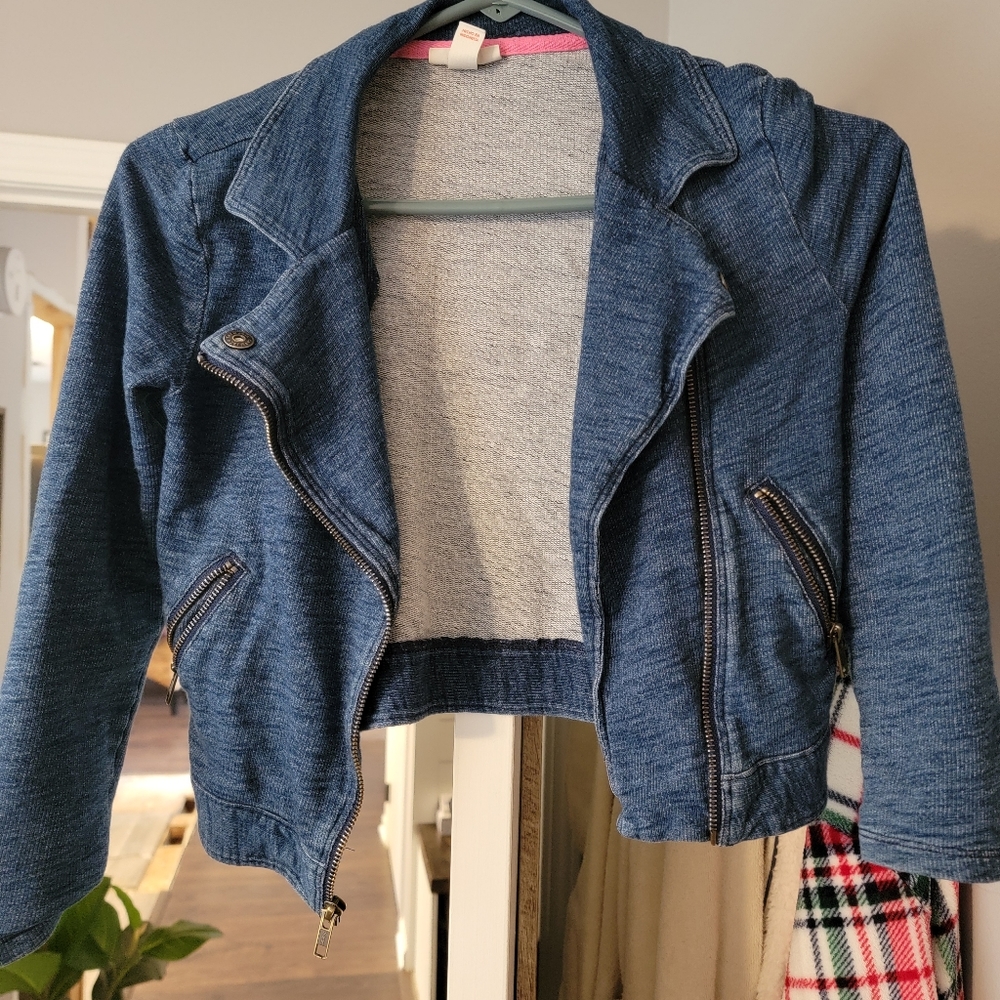 Girl's Cat & Jack crop style moto jacket, size 7/8